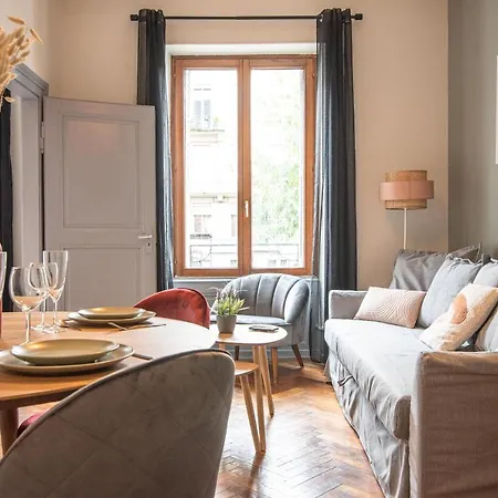 Spacieux - La Galerie - Gare Apartment